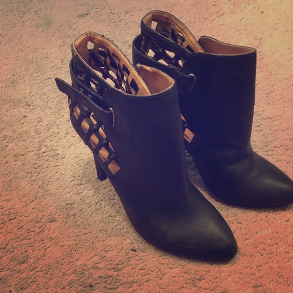 Shoes - Forever 21 booted heels 4”inch